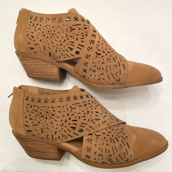 Carlos by Carlos Santana Miranda Brulee Tan Laser Cut Suede Ankle Bootie Sz: 9.5 - Picture 2 of 13